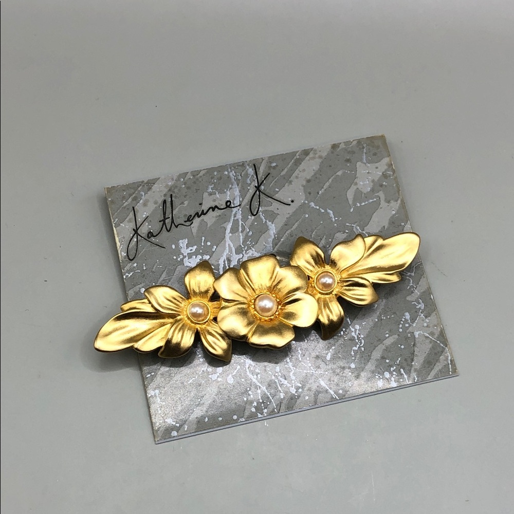 Vintage Katherine K Matte Gold Tone Faux Pearl Costume Statement Flower Brooch